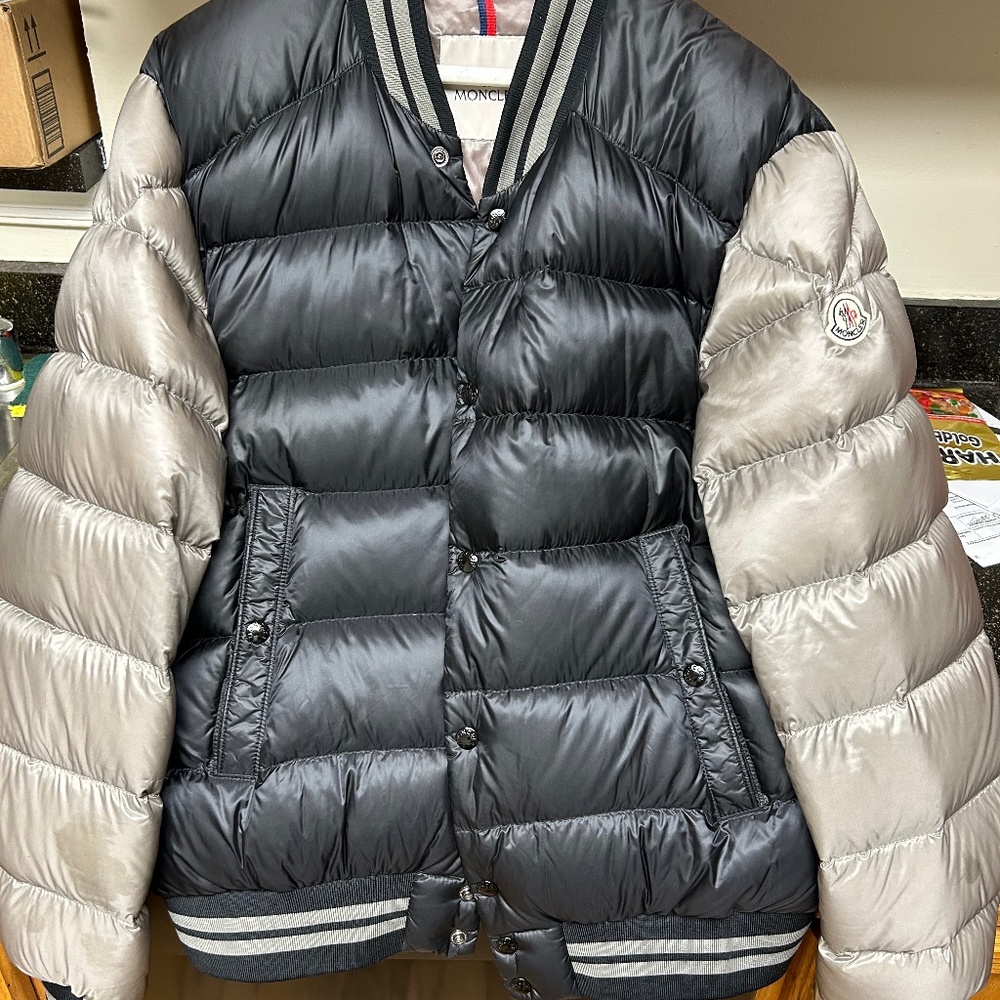 Grey/Black Bomber Puffer Moncler Jacket